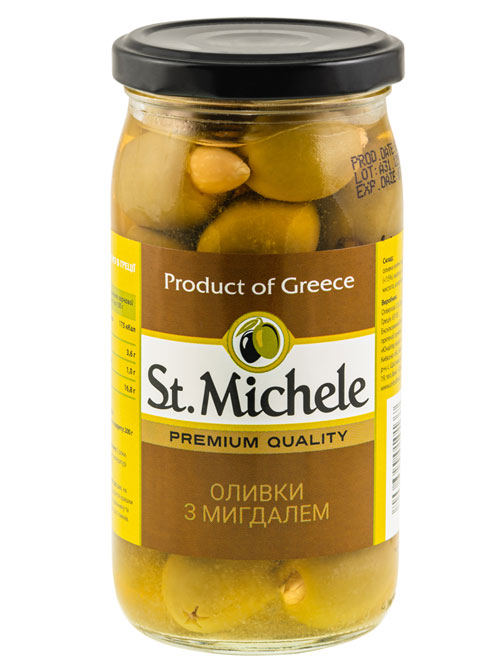 Olives with almond